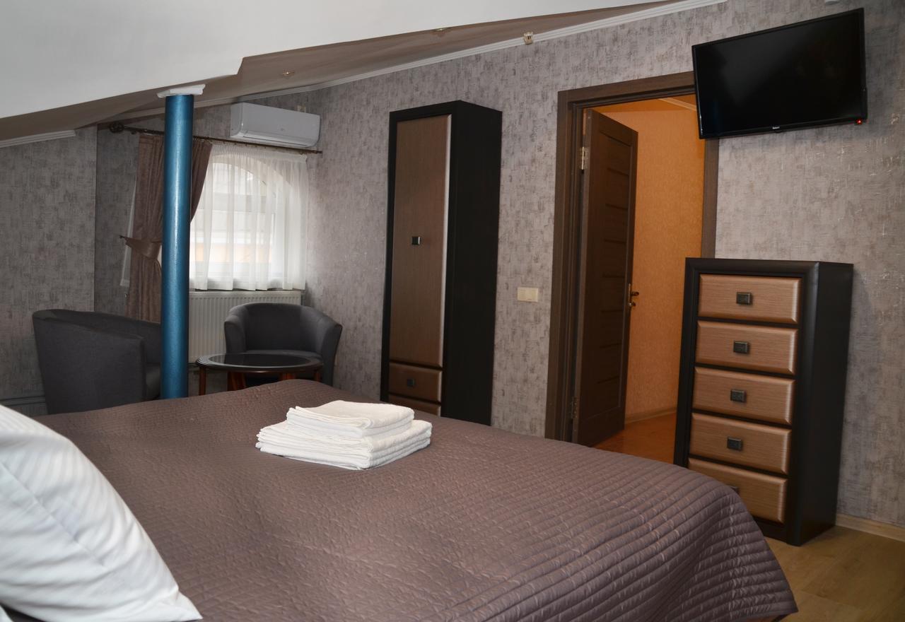 פולטבה Centralnyi Hotel מראה חיצוני תמונה