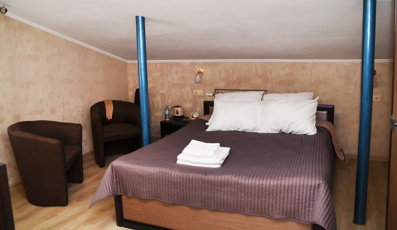 פולטבה Centralnyi Hotel מראה חיצוני תמונה