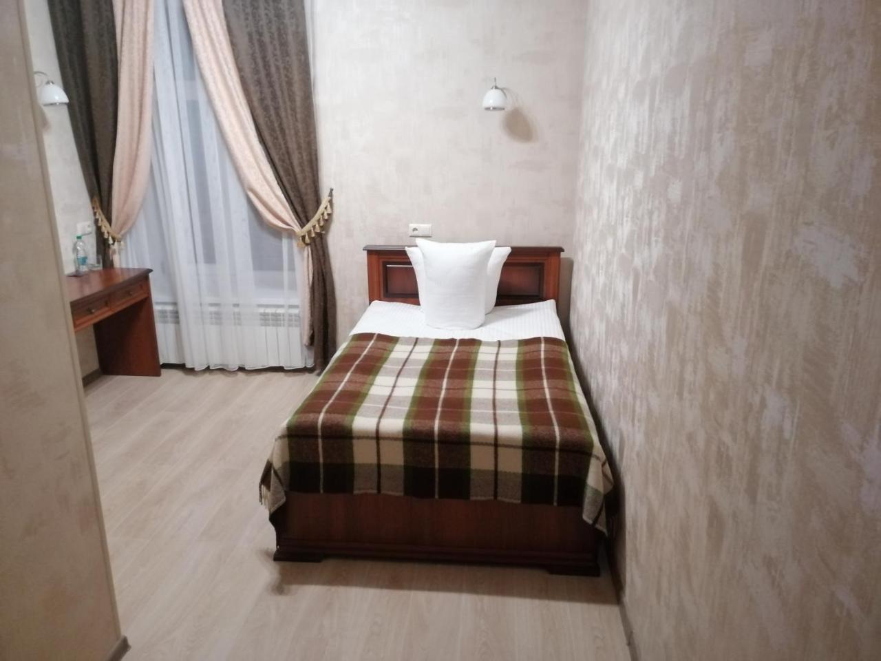 פולטבה Centralnyi Hotel מראה חיצוני תמונה
